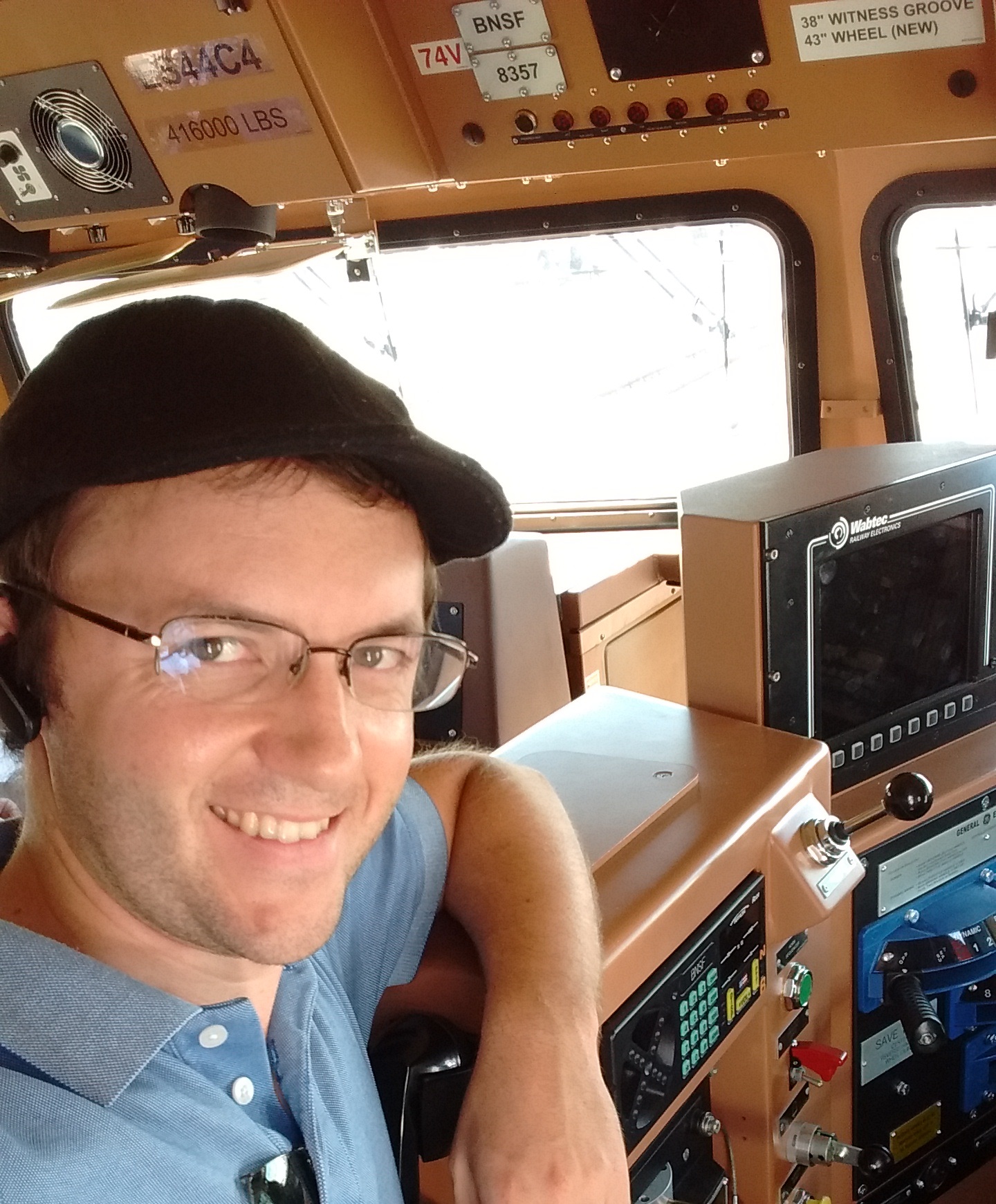 Selfie in the cab of BNSF #8357